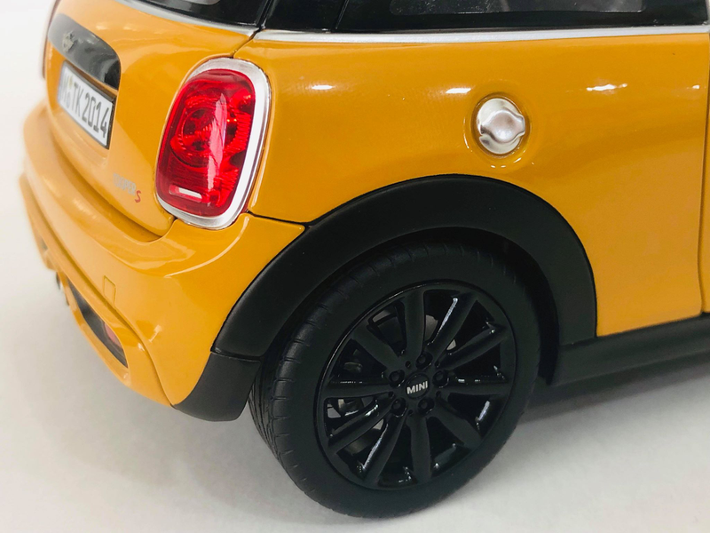 Illustration for article titled Norev 1/18 2014 Mini Cooper S (F56)
